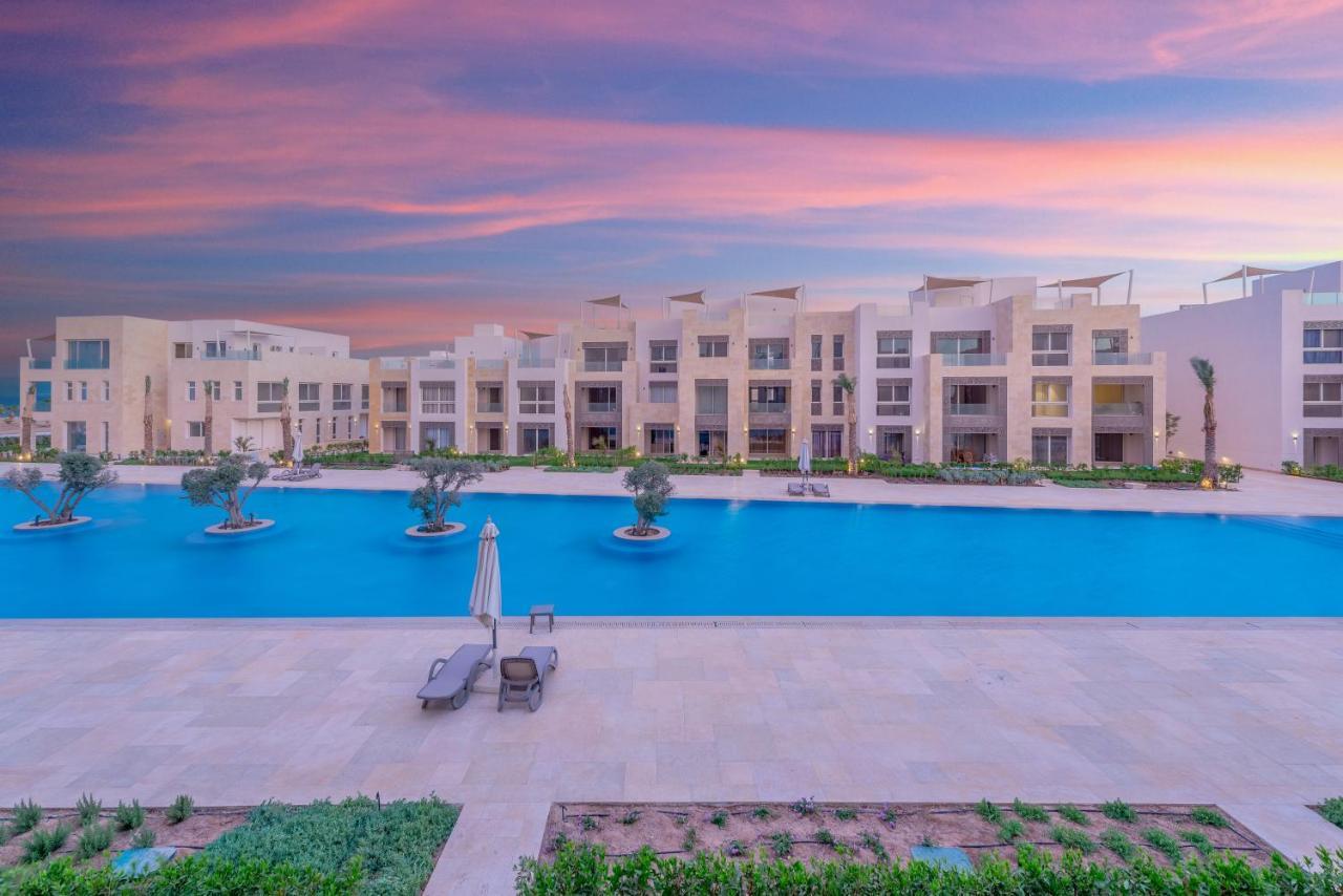 Mangroovy 2 Bedroom Sea View Apartment, Pool & Апартаменти